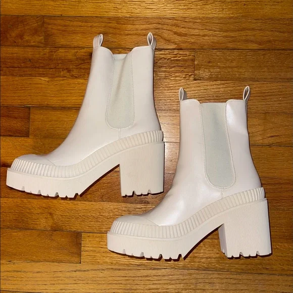 Chunky Sole Cream Boots - Picture 2 of 6